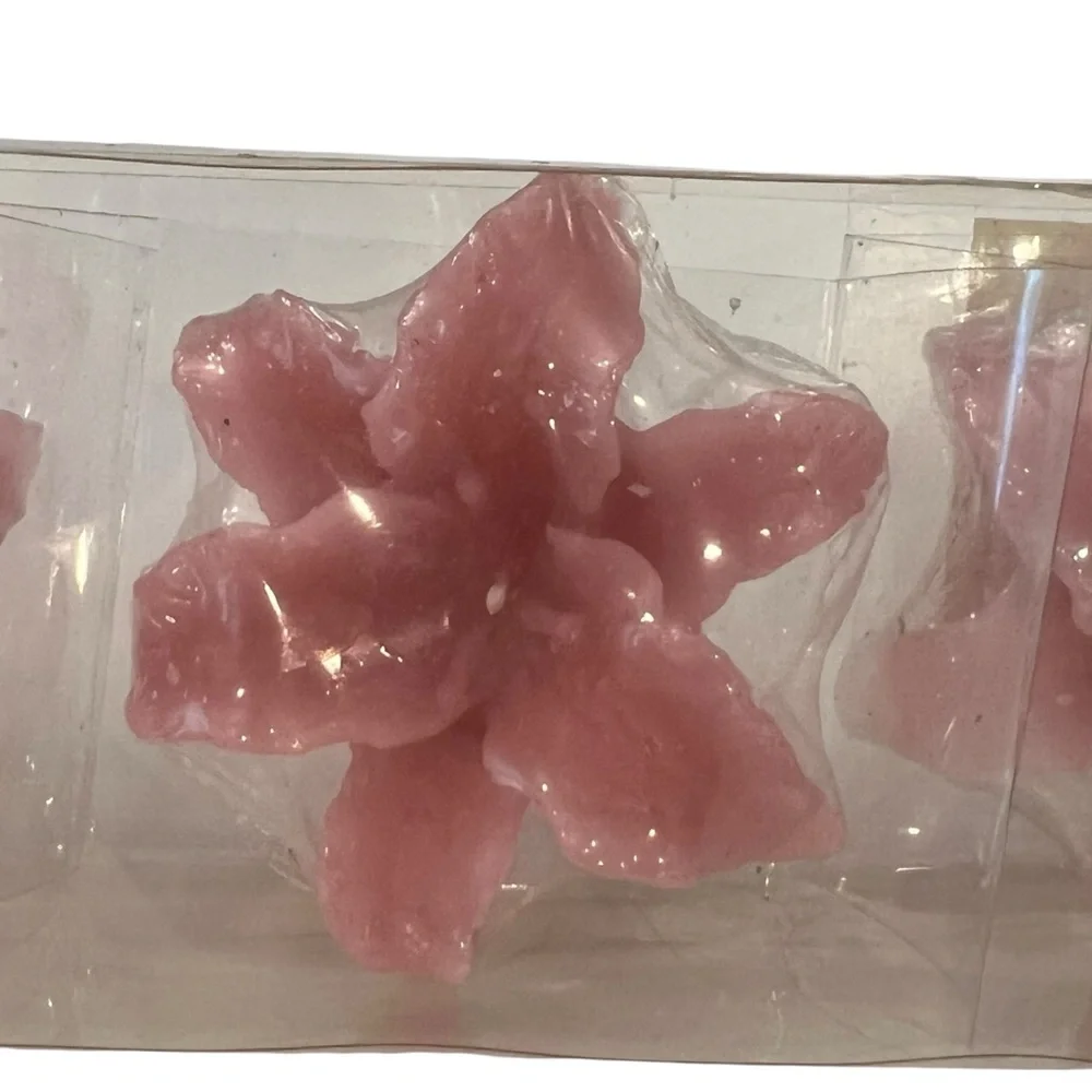 Set of 4 Pink‎ Lily Shaped Flowers Floating Candles by Peachtree 2002 New in Box
